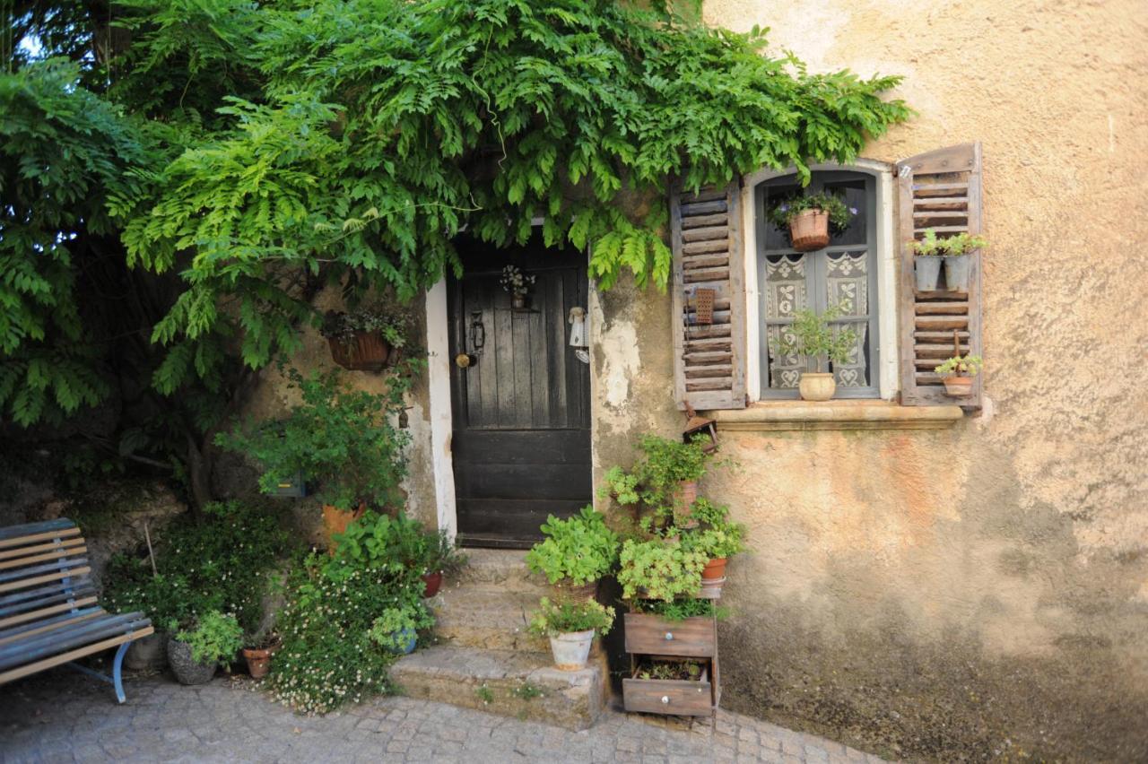 Appartement Dans Le Ciel Tourtour Exterior photo