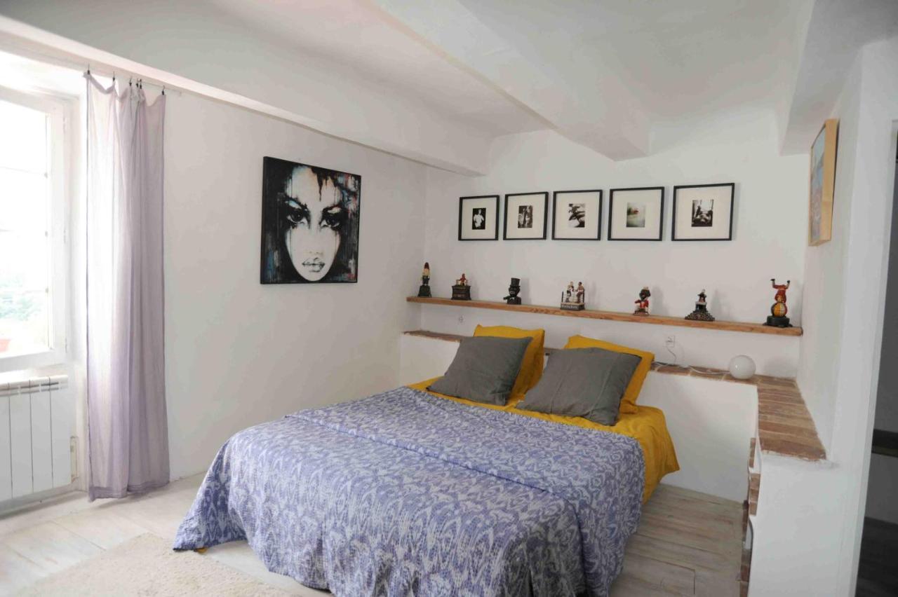 Appartement Dans Le Ciel Tourtour Exterior photo